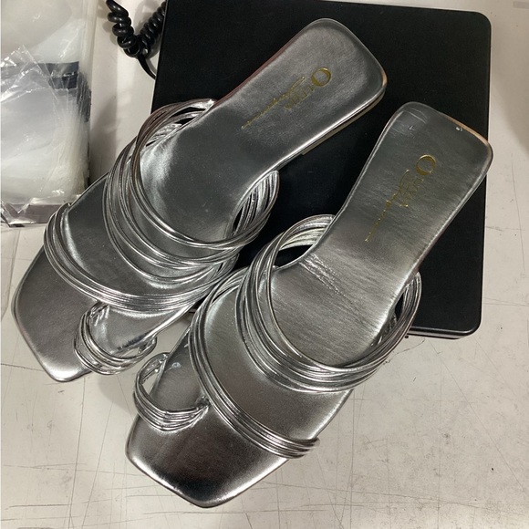 sandals Shoes - Olivia Miller Womens Metallic Slide Sandals NWOB Size 7.5